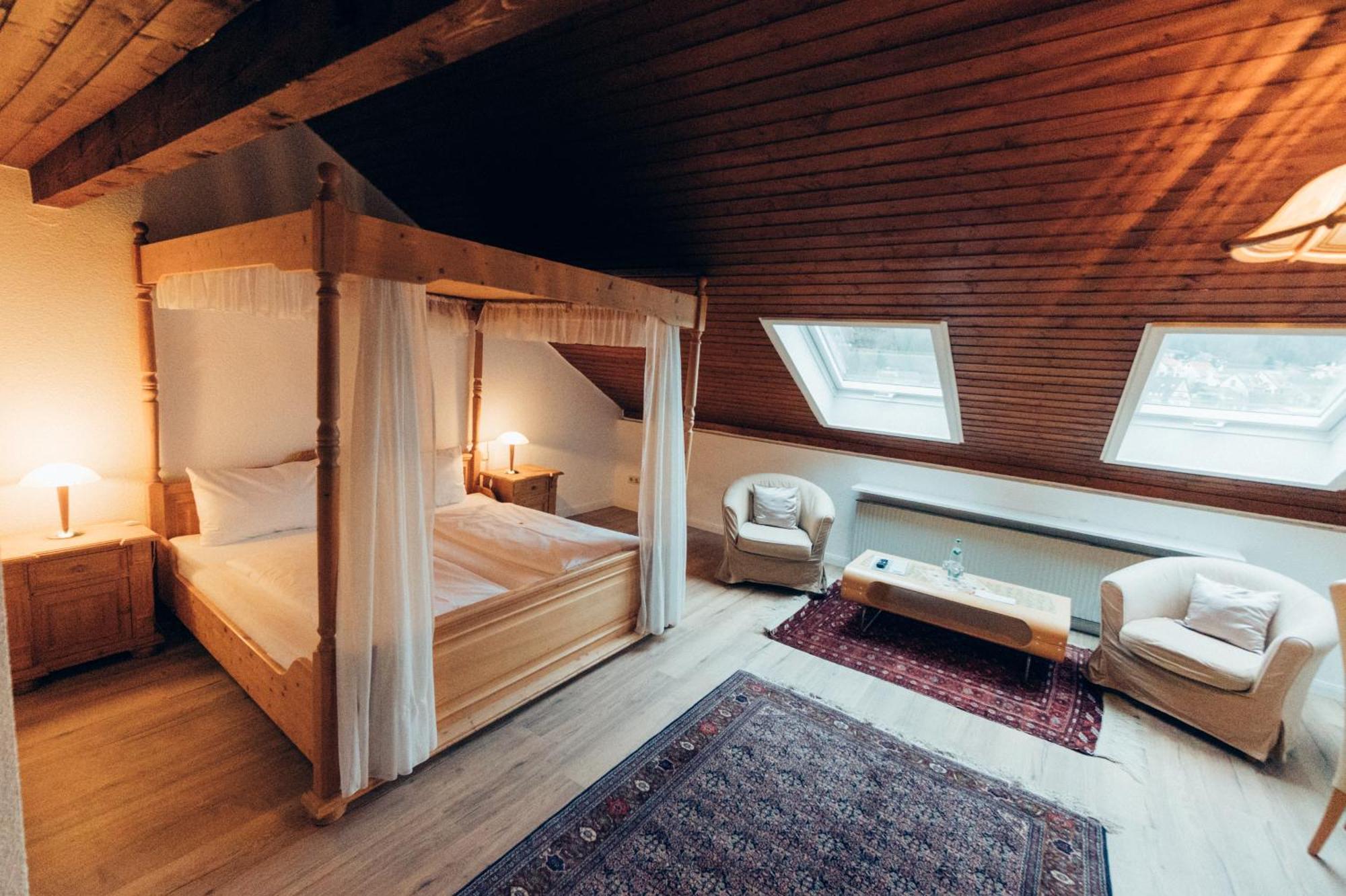 Gasthof Hotel Zur Post Egloffstein Экстерьер фото