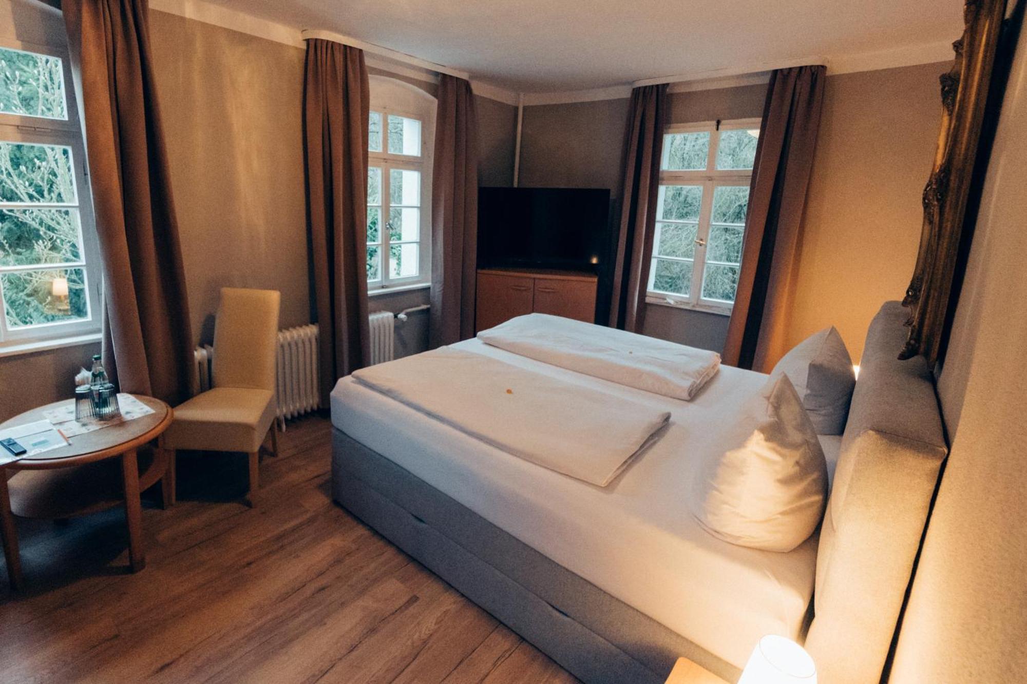 Gasthof Hotel Zur Post Egloffstein Экстерьер фото